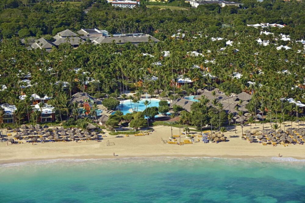 Iberostar Selection Bavaro Suites luxury all-inclusive resort with pristine beach, elegant pools, and upscale dining in Punta Cana.