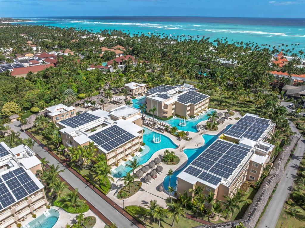 TRS Turquesa Hotel adults-only luxury all-inclusive resort with infinity pools, premium suites, and exclusive beach in Punta Cana.